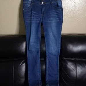 Mideum blue jeans